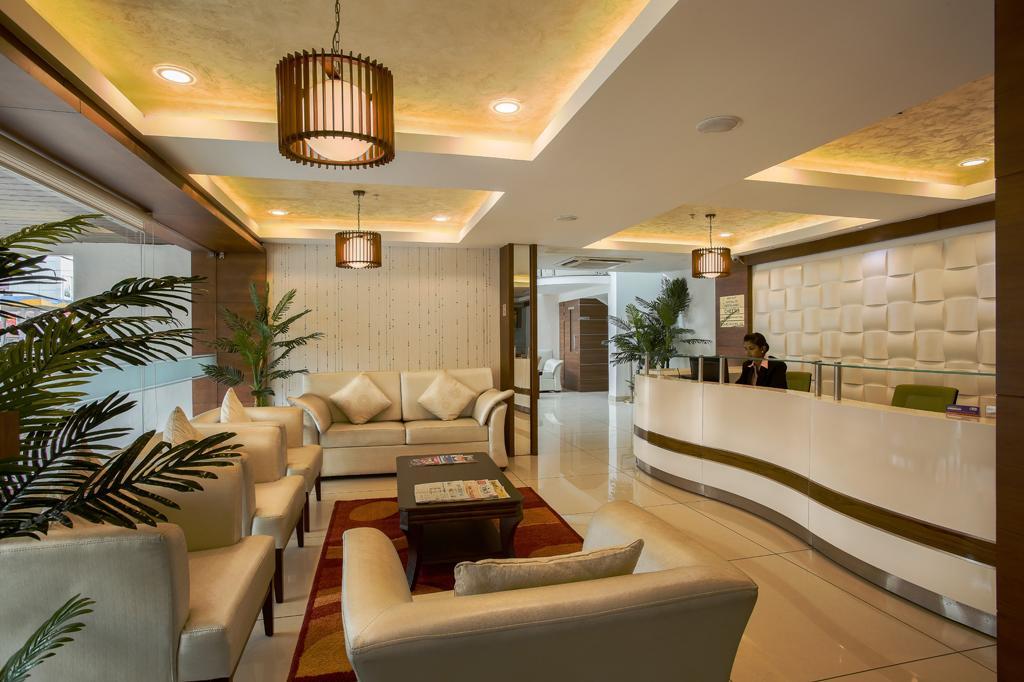 Kga Elite Continental Hotel Tiruvalla Exteriör bild