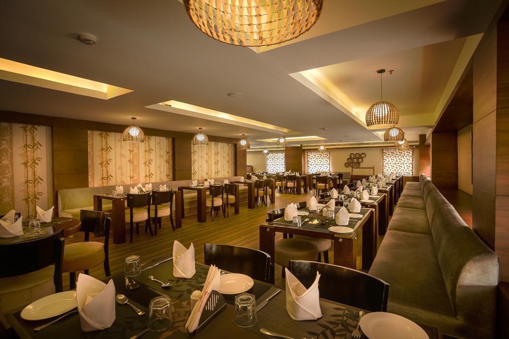 Kga Elite Continental Hotel Tiruvalla Exteriör bild