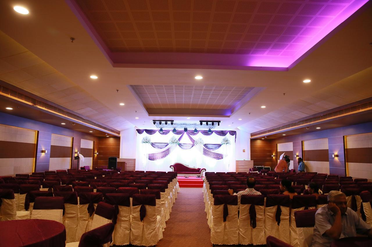 Kga Elite Continental Hotel Tiruvalla Exteriör bild