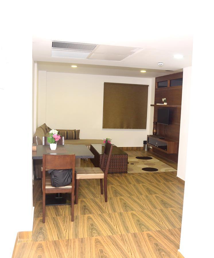 Kga Elite Continental Hotel Tiruvalla Exteriör bild