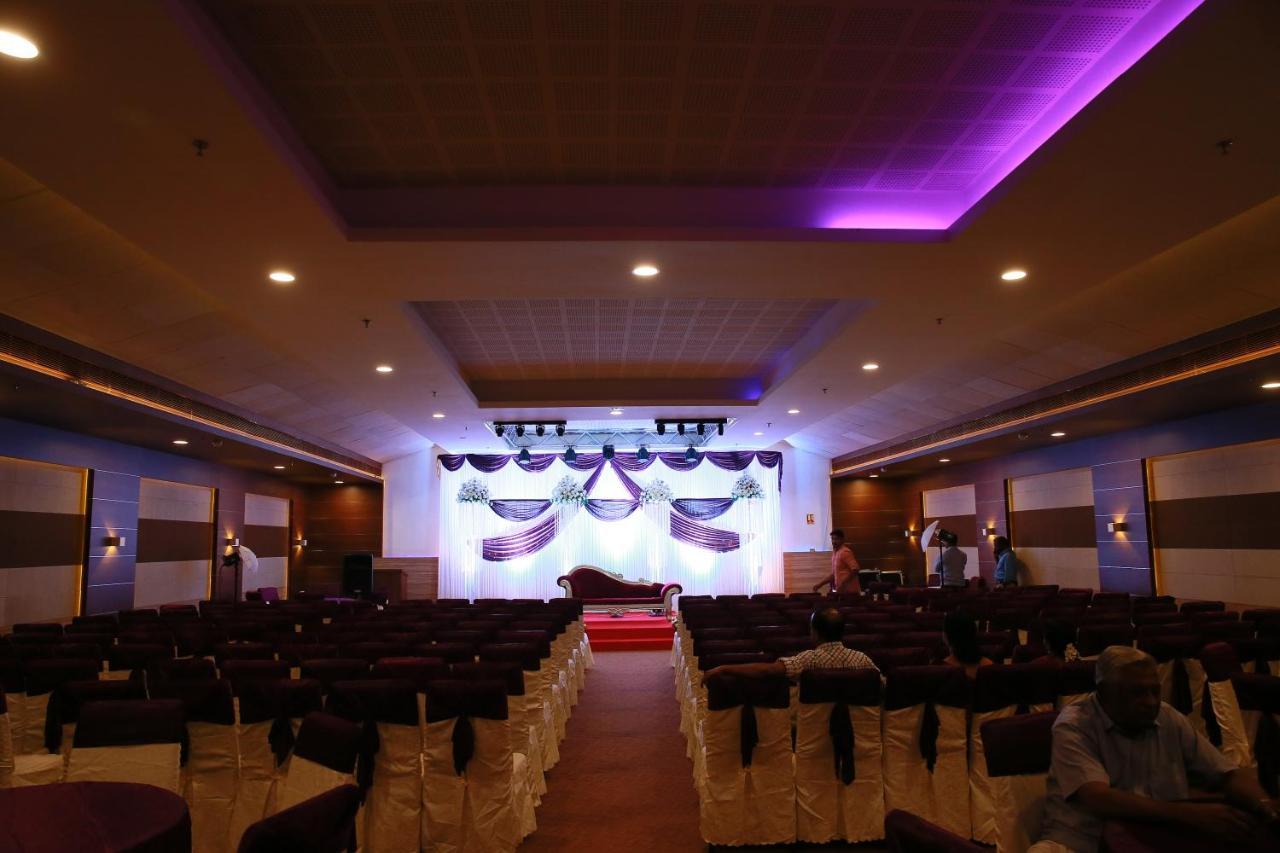 Kga Elite Continental Hotel Tiruvalla Exteriör bild